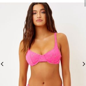 Frankie’s bikini Anna top in magenta